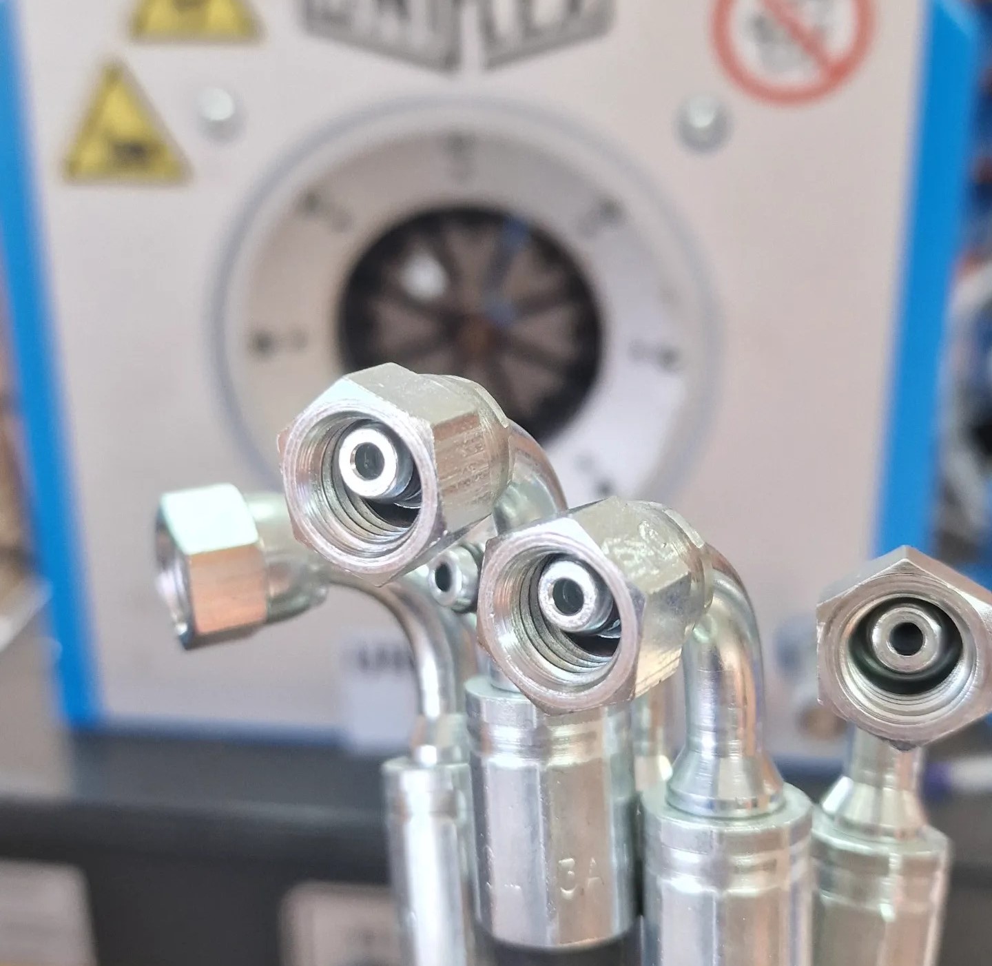 AB Hidraulika slika fitinga, klima creva, hidraulična creva,presa za creva,hidraulična presa,ulje za hidrauličnu opremu